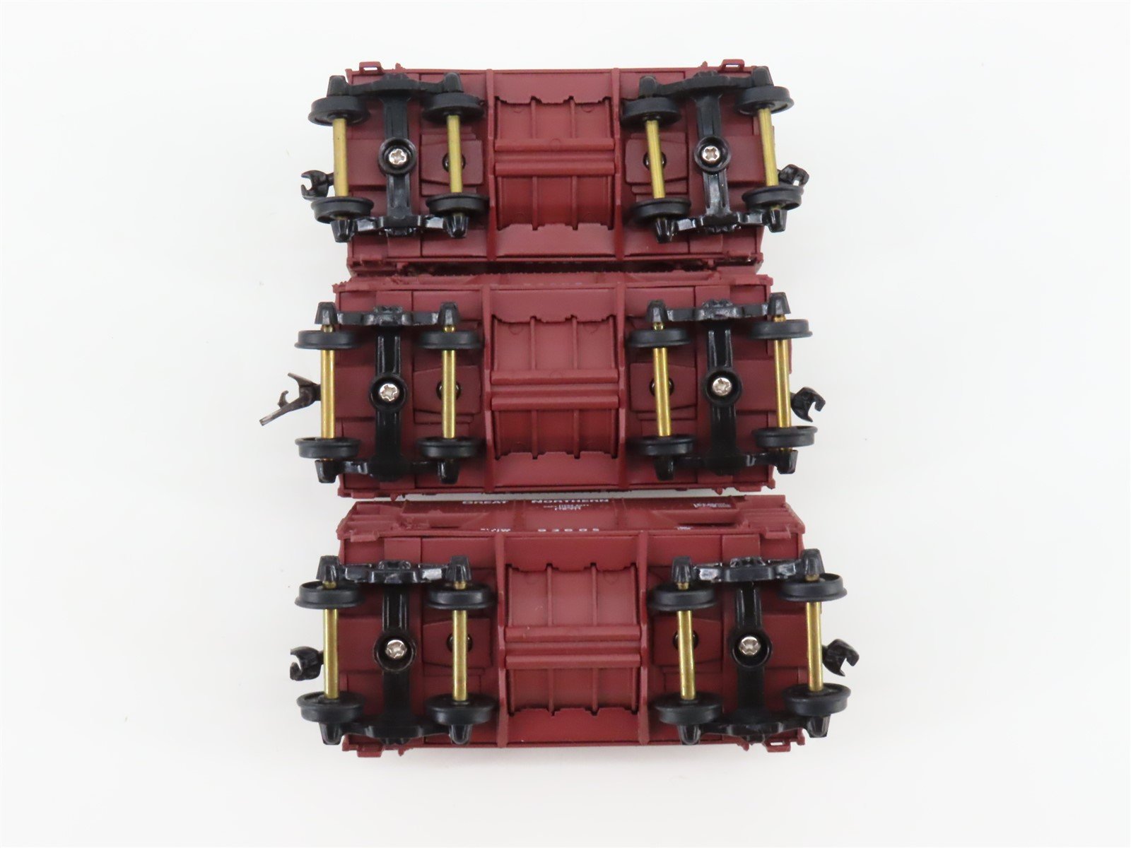 HO Scale Walthers 932-4452 GN Great Northern Ore Cars w/ Loads Set of 3