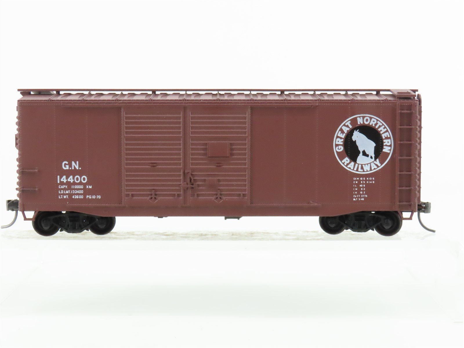 HO Scale Accurail 3310 GN Great Northern Railway 40' Double Door Box Car #14400