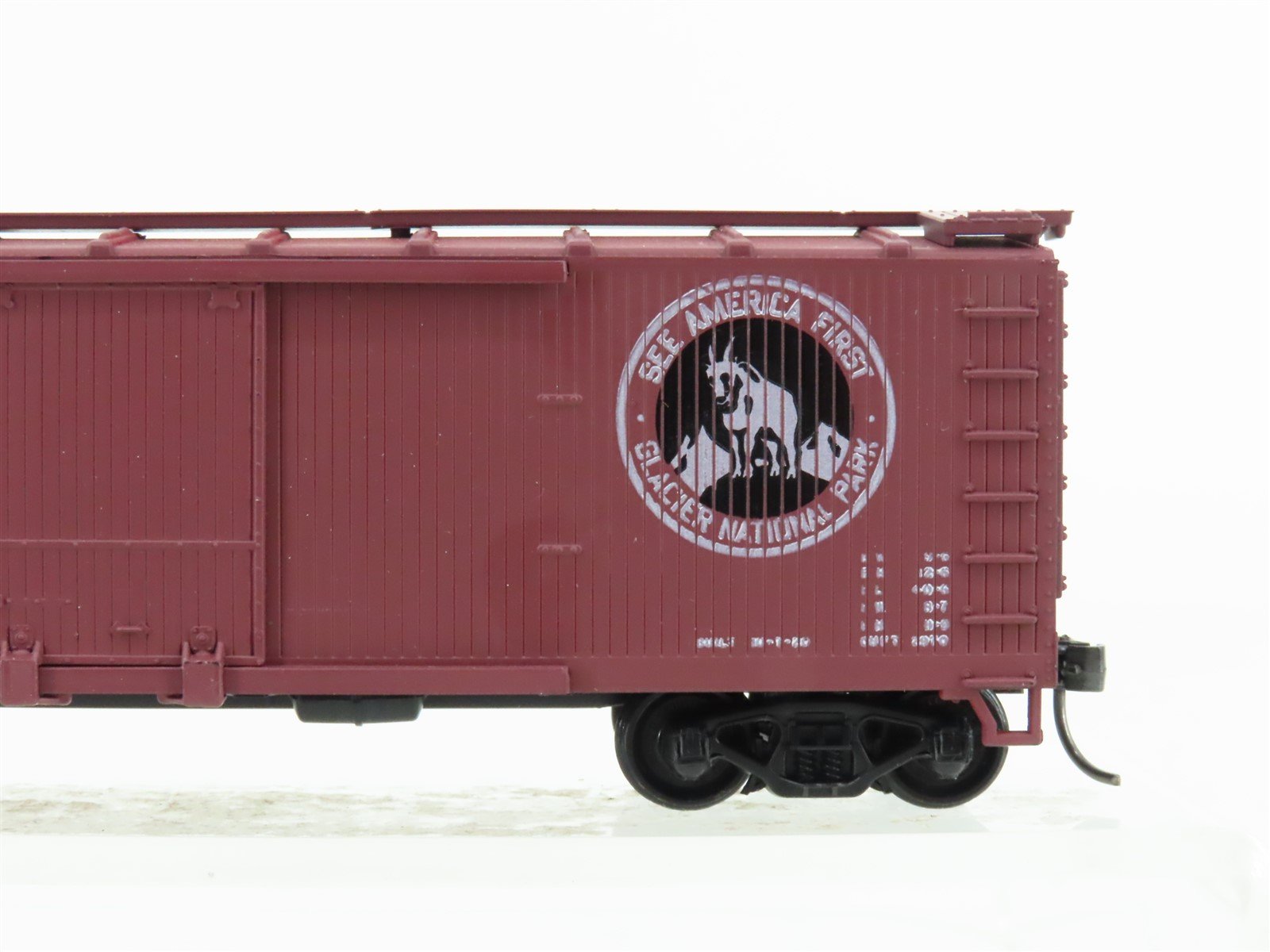 HO Scale Train Miniature 2005 GN Great Northern Railway 40' Wood Box Car #9270