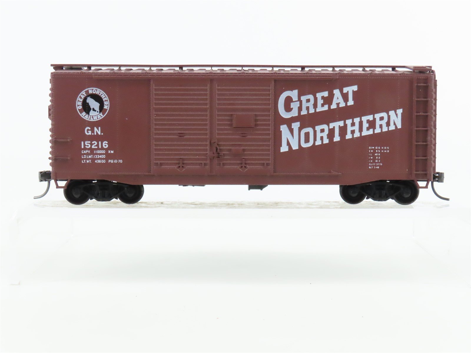 HO Scale Accurail GN Great Northern Railway 40' Double Door Box Car #15216