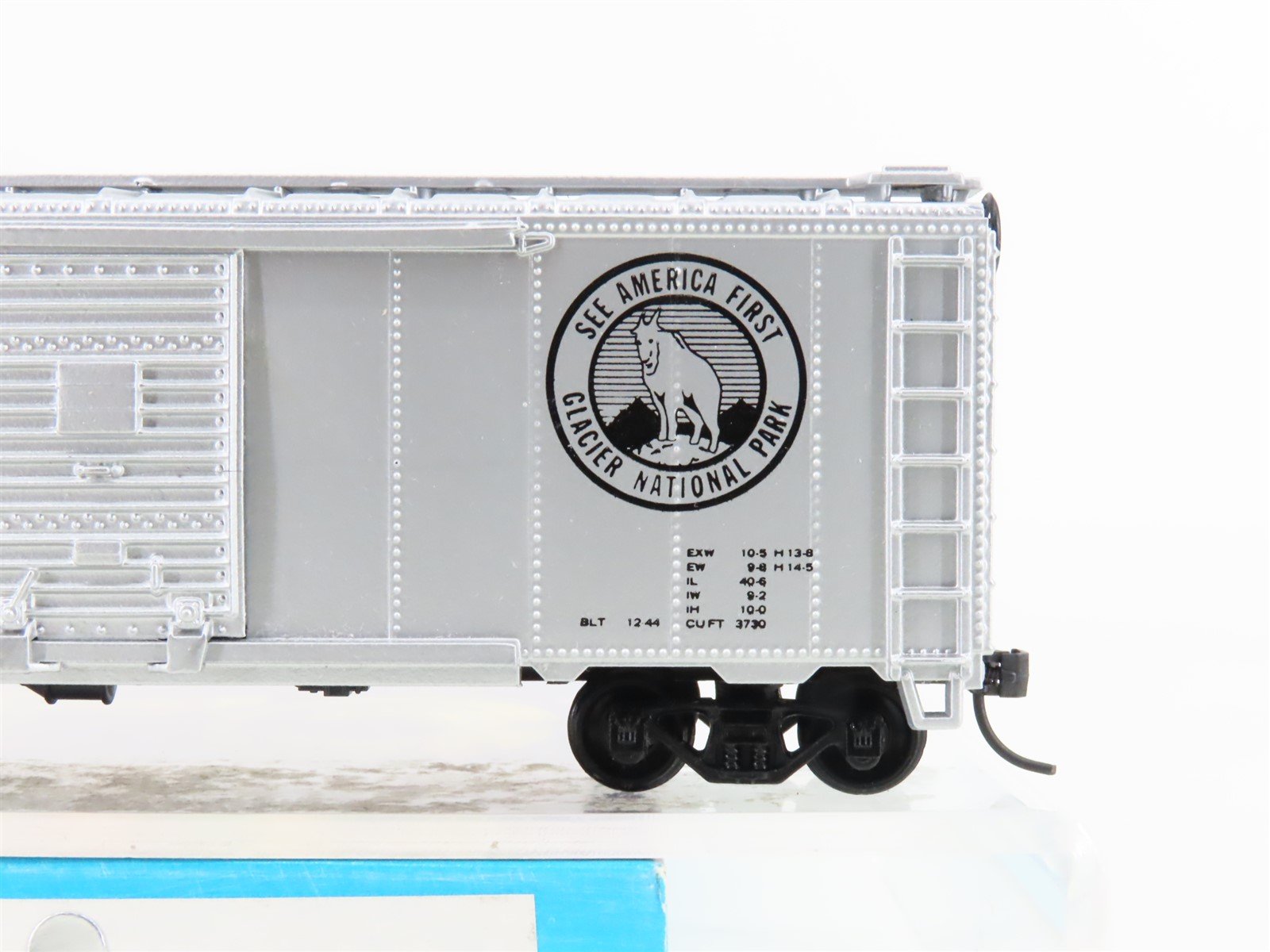 HO Scale Athearn English's GN Great Northern Glacier National Park Box Car #2524