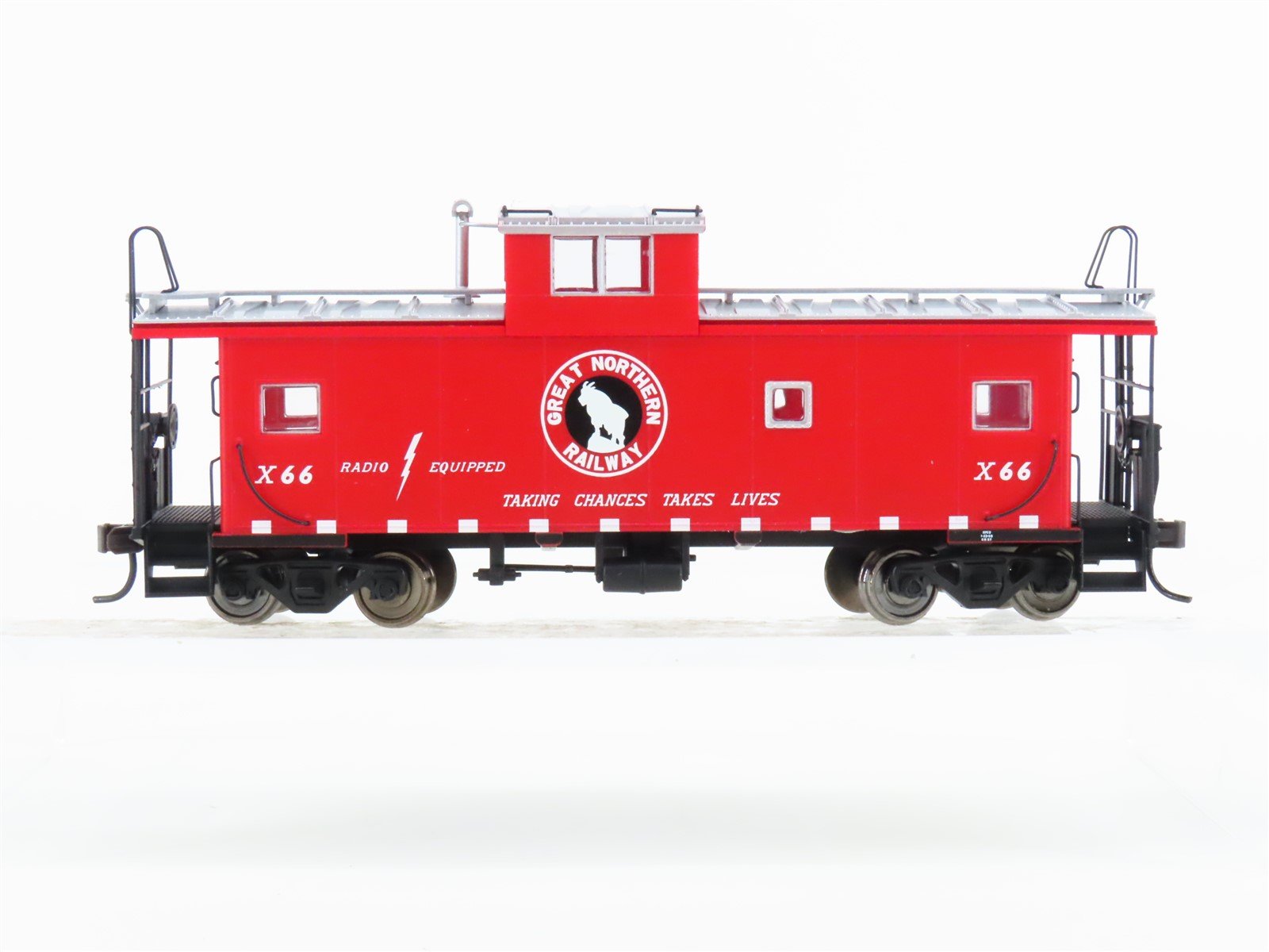 HO Scale Atlas 1301-1 GN Great Northern Railway Standard Cupola Caboose #X66