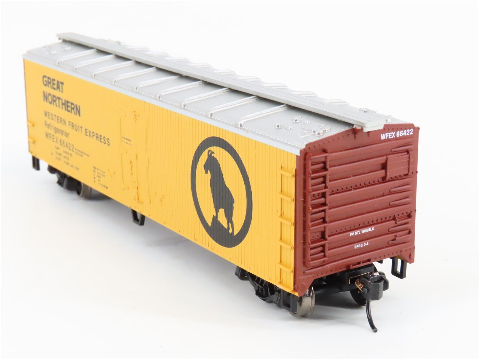 HO Scale Walthers 910-3602 WFEX Great Northern Railway 40' Reefer #66422