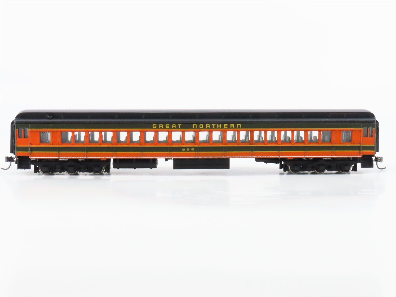 HO Scale Bachmann GN Great Northern Heavyweight Coach Passenger Car #958
