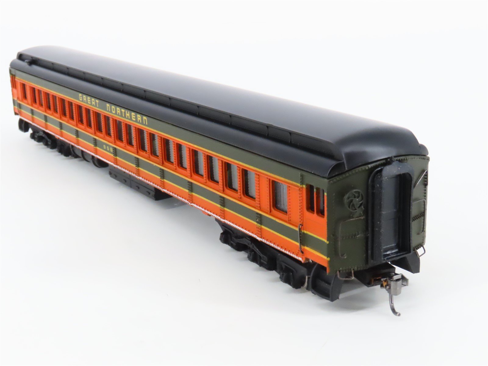 HO Scale Bachmann GN Great Northern Heavyweight Coach Passenger Car #958