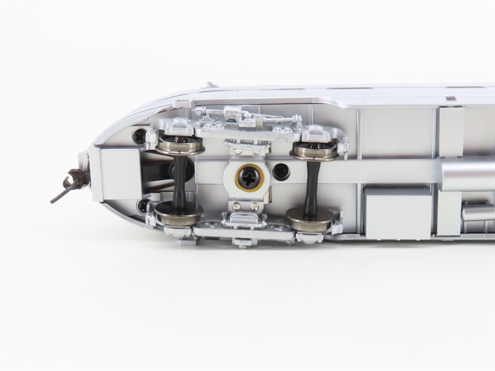 HO Scale Walthers 932-9008 ATSF Santa Fe Obs-Lounge Passenger Car 