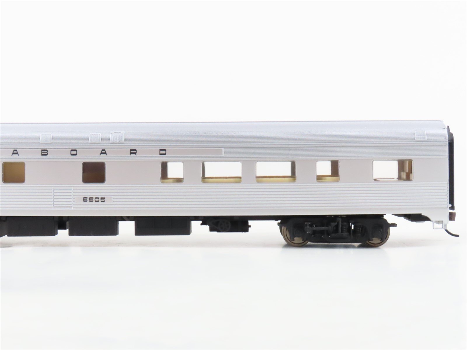 HO Scale Walthers SAL Seaboard Air Line Tavern-Obs Passenger Car #6605
