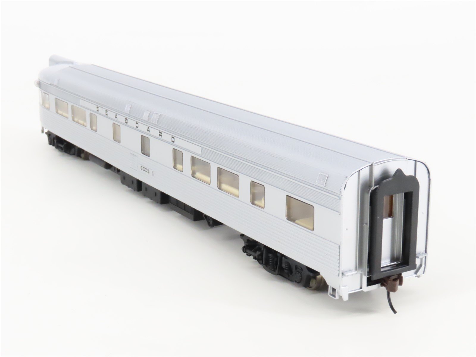 HO Scale Walthers SAL Seaboard Air Line Tavern-Obs Passenger Car #6605