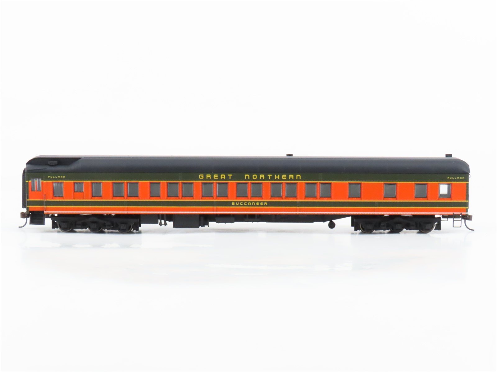 HO Scale Bachmann GN Great Northern HW Sleeper Passenger Car "Buccaneer"