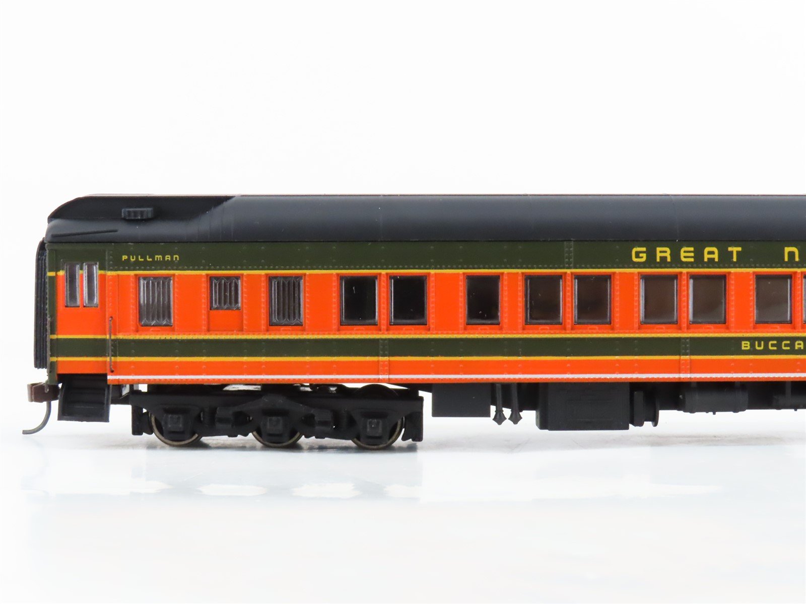 HO Scale Bachmann GN Great Northern HW Sleeper Passenger Car 
