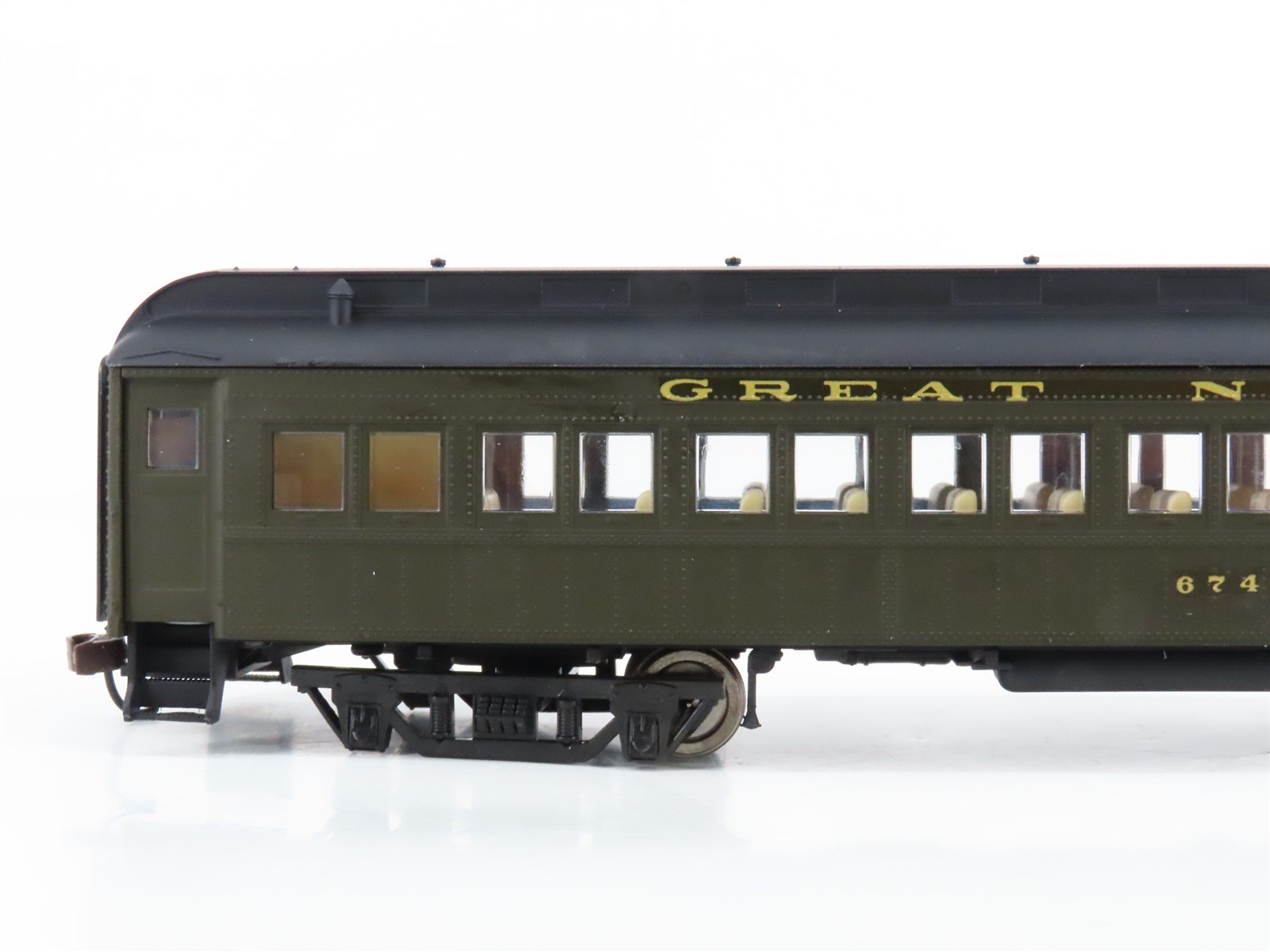 HO Scale Rivarossi GN Great Northern 60' HW Coach Passenger Car #674 custom