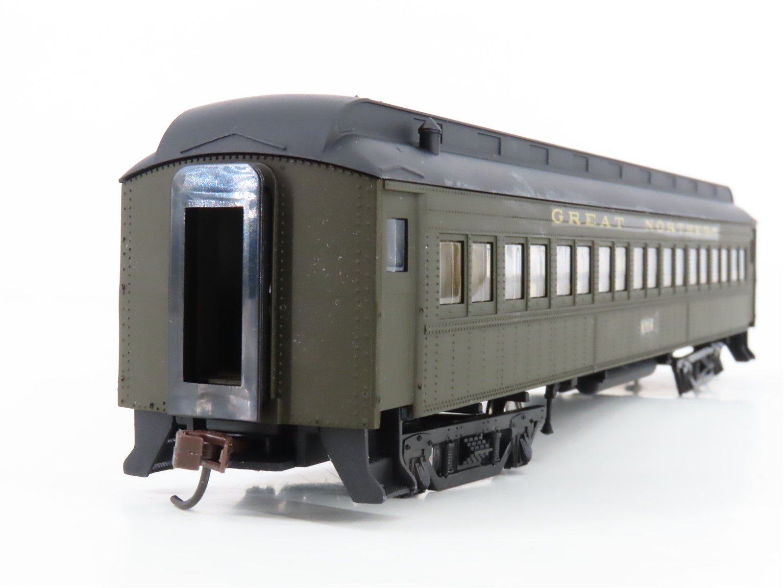 HO Scale Rivarossi GN Great Northern 60' HW Coach Passenger Car #674 custom
