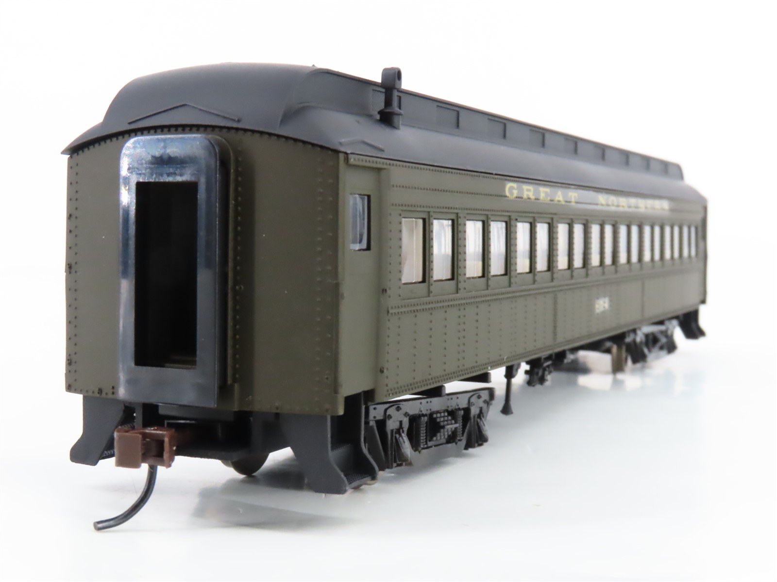 HO Scale Rivarossi GN Great Northern 60' HW Coach Passenger Car #674 custom