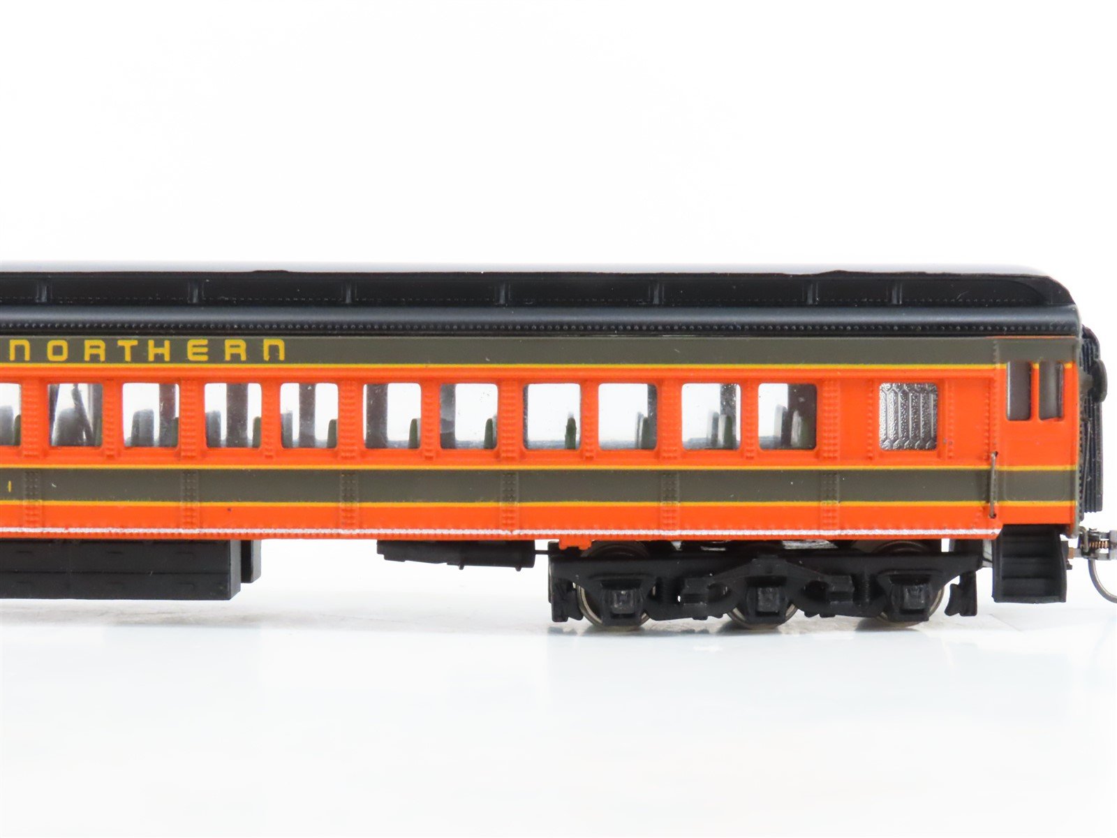 HO Scale Bachmann Spectrum GN Great Northern HW Coach Passenger Car #961