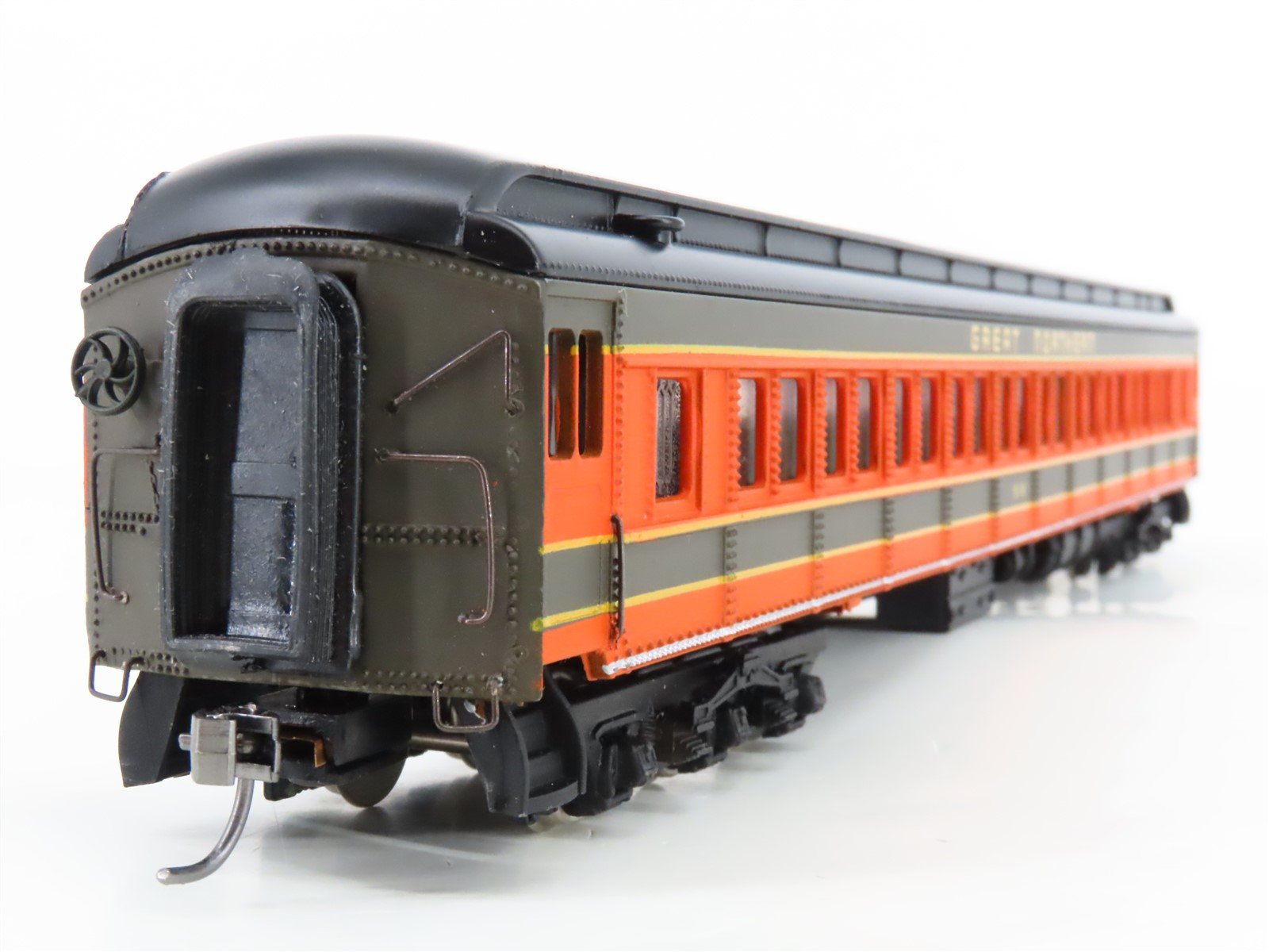 HO Scale Bachmann Spectrum GN Great Northern HW Coach Passenger Car #961