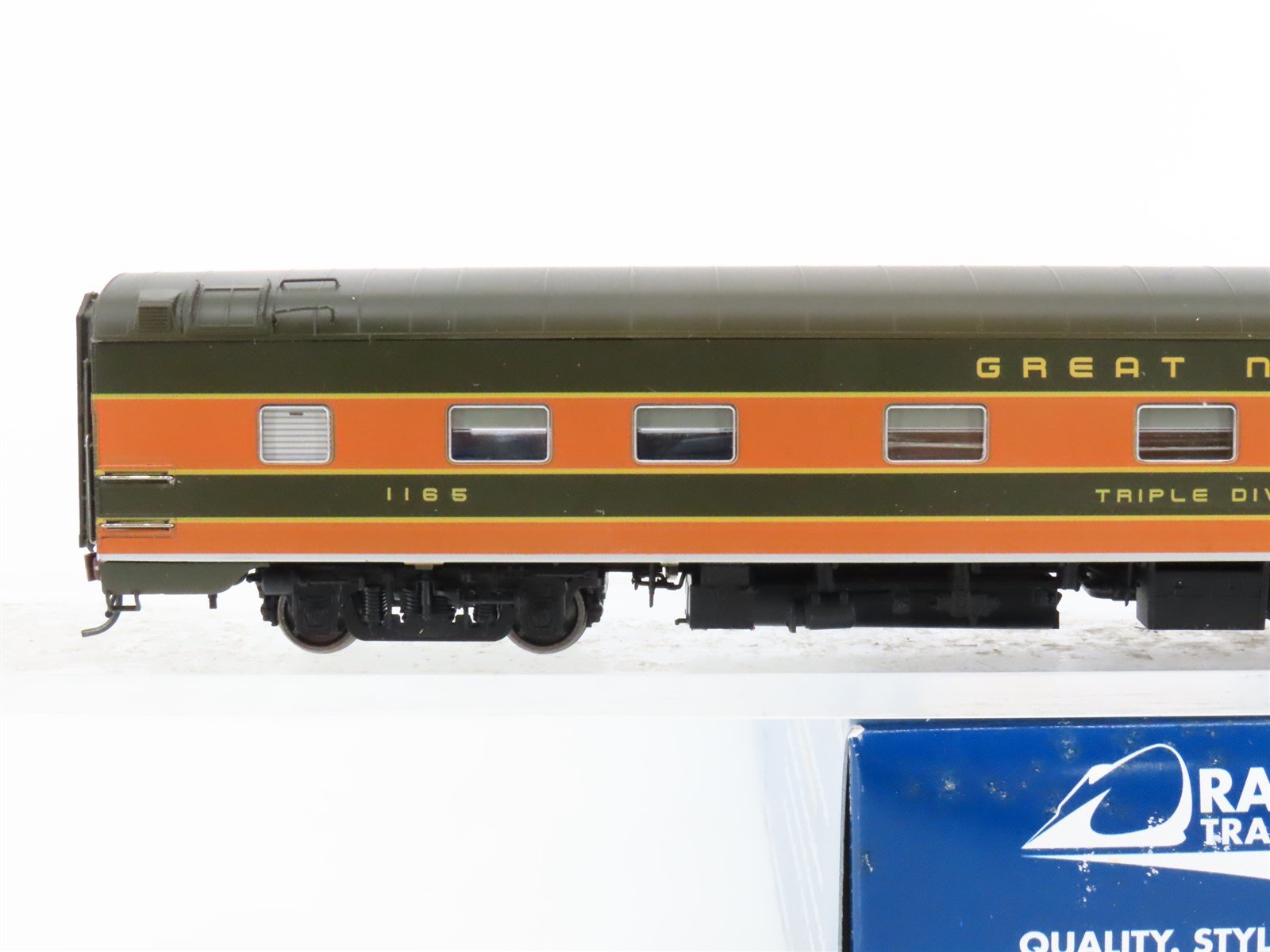 HO Scale Rapido 101032 GN Great Northern Sleeper Passenger Car #1165