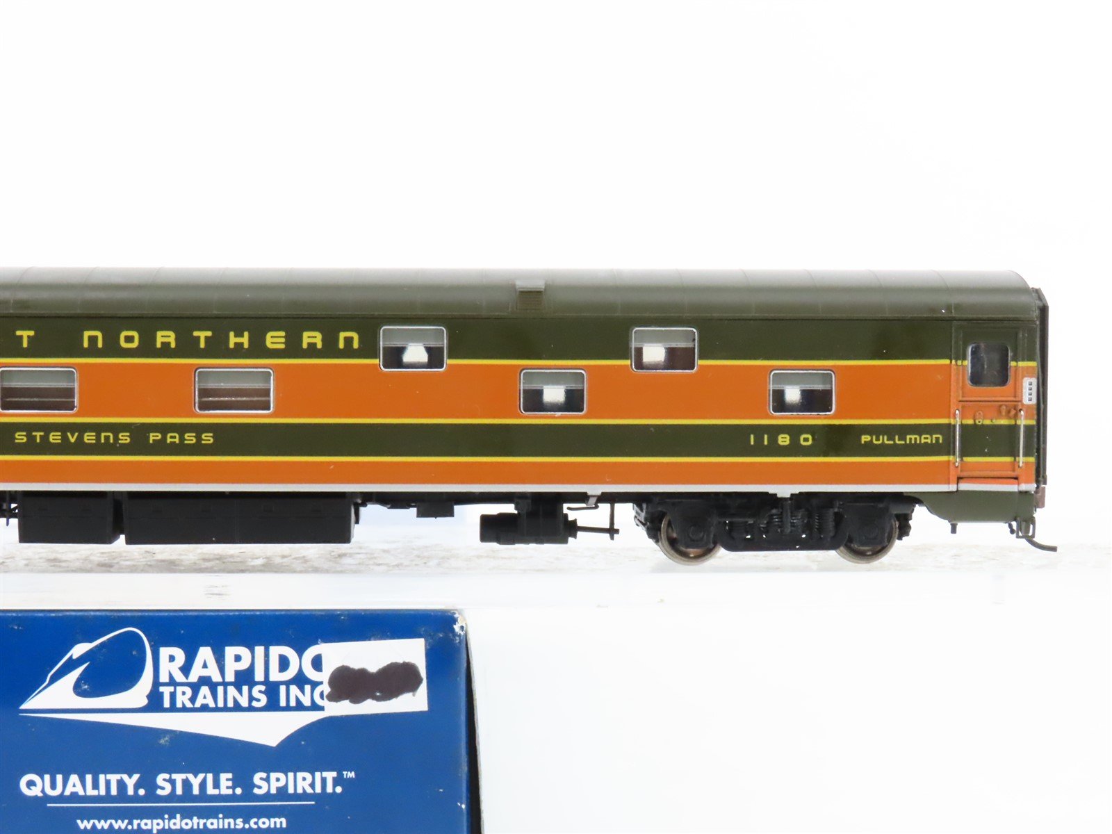 HO Scale Rapido 101035 GN Great Northern Sleeper Passenger Car #1180