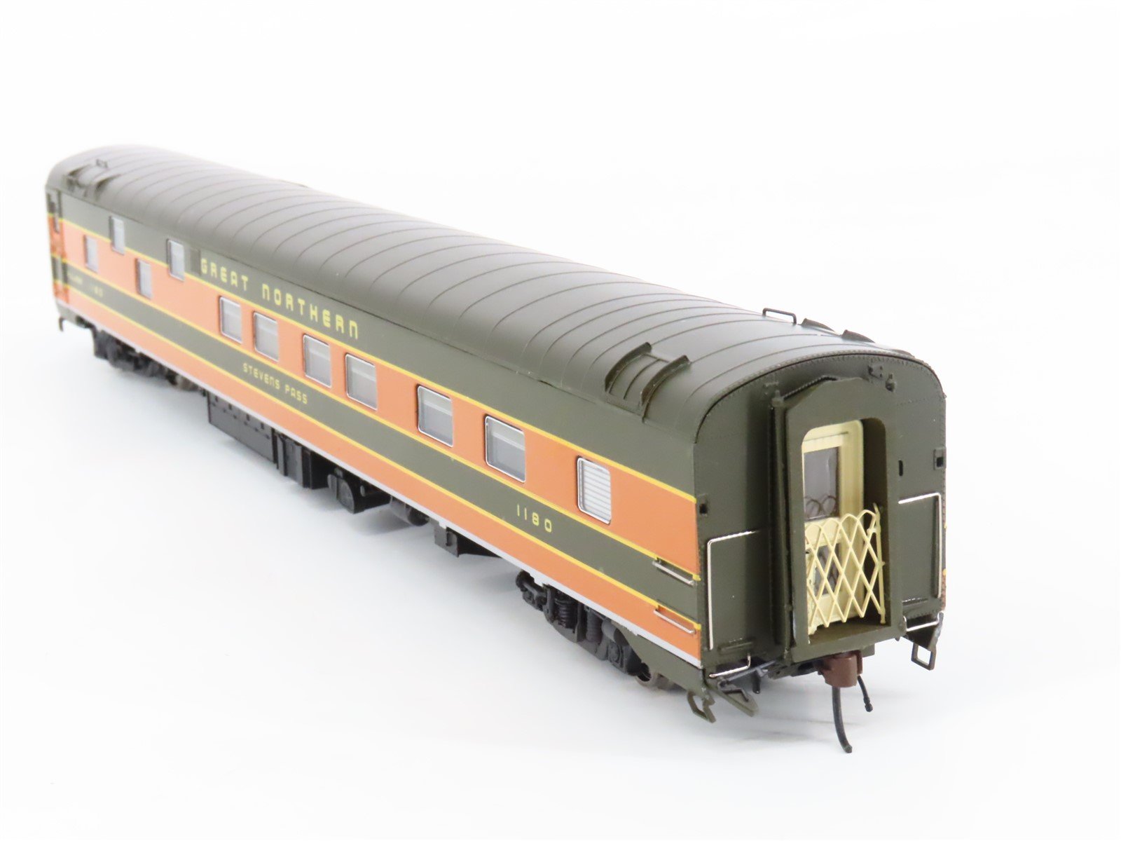 HO Scale Rapido 101035 GN Great Northern Sleeper Passenger Car #1180