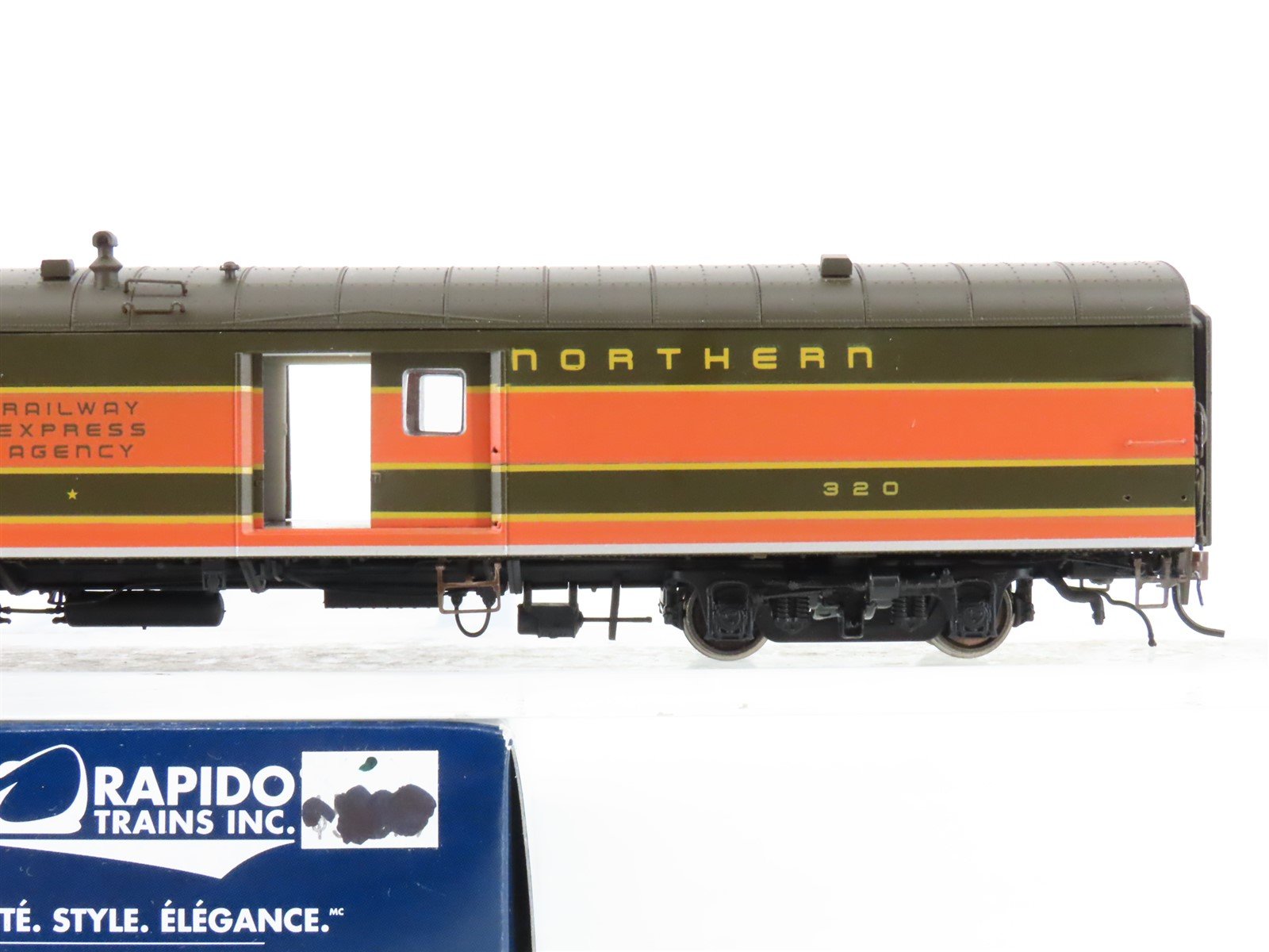 HO Scale Rapido 106048 GN Great Northern Express Baggage Passenger Car #320