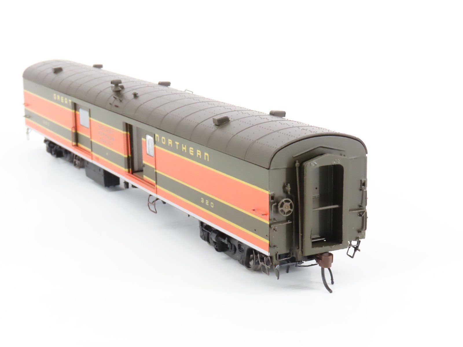 HO Scale Rapido 106048 GN Great Northern Express Baggage Passenger Car #320