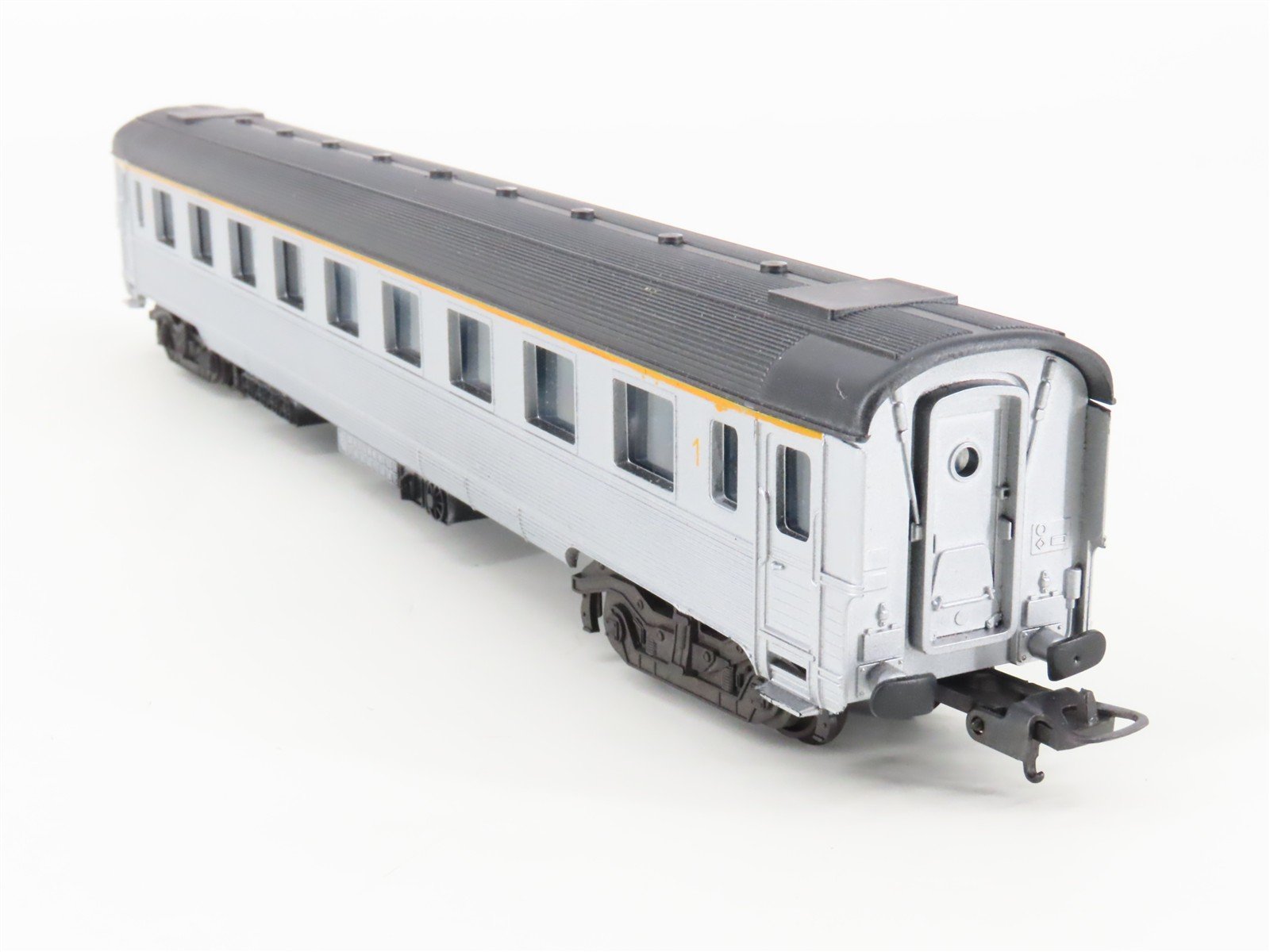 HO Scale Lima 9113 SNCF French National 1st Class Passenger Car #1063