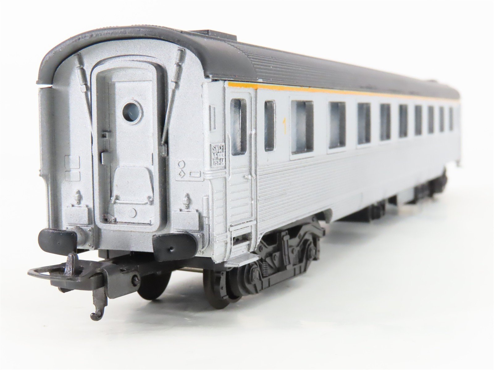 HO Scale Lima 9113 SNCF French National 1st Class Passenger Car #1063