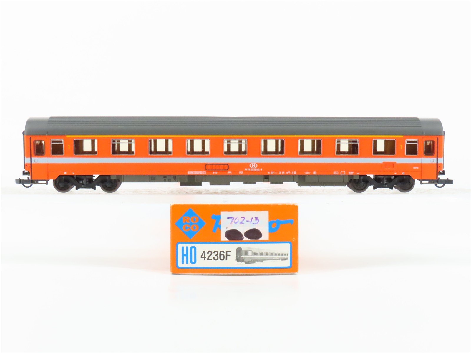HO Scale Roco 4236F SNCB Belgian National 1st Class Coach Passenger Car #617-6