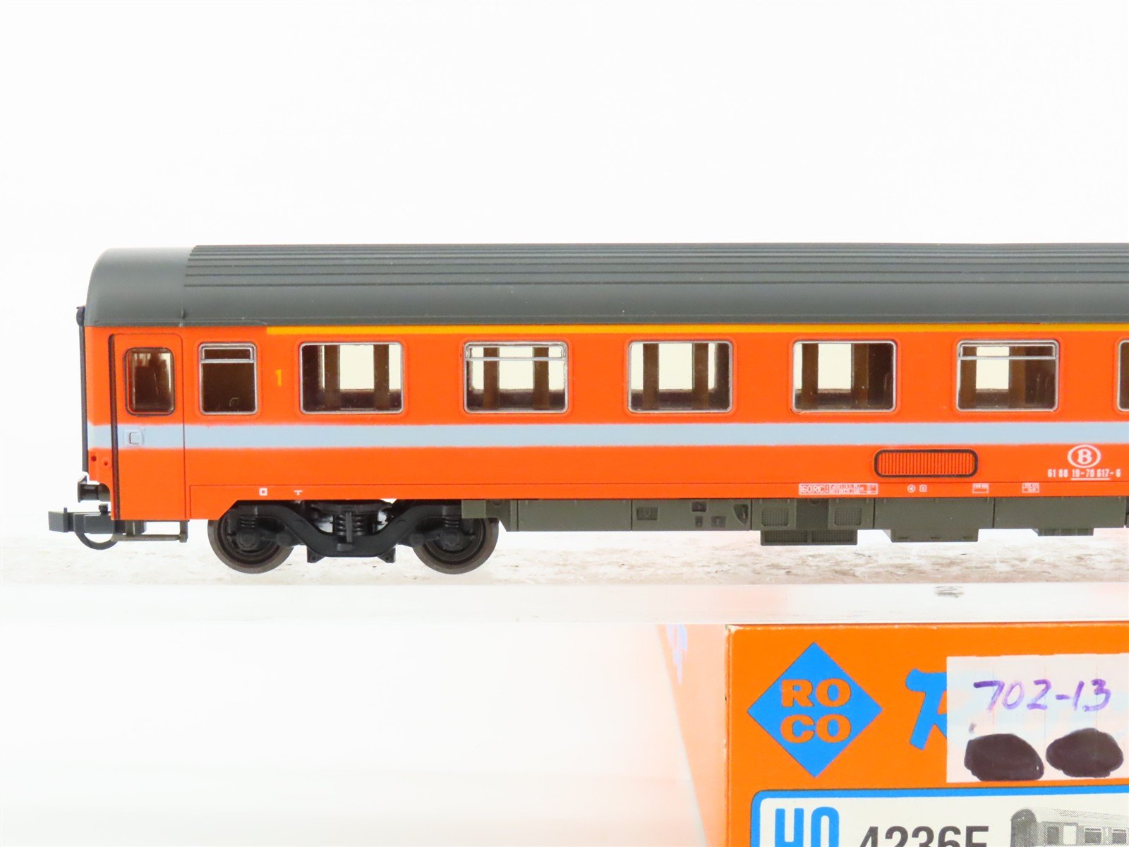 HO Scale Roco 4236F SNCB Belgian National 1st Class Coach Passenger Car #617-6