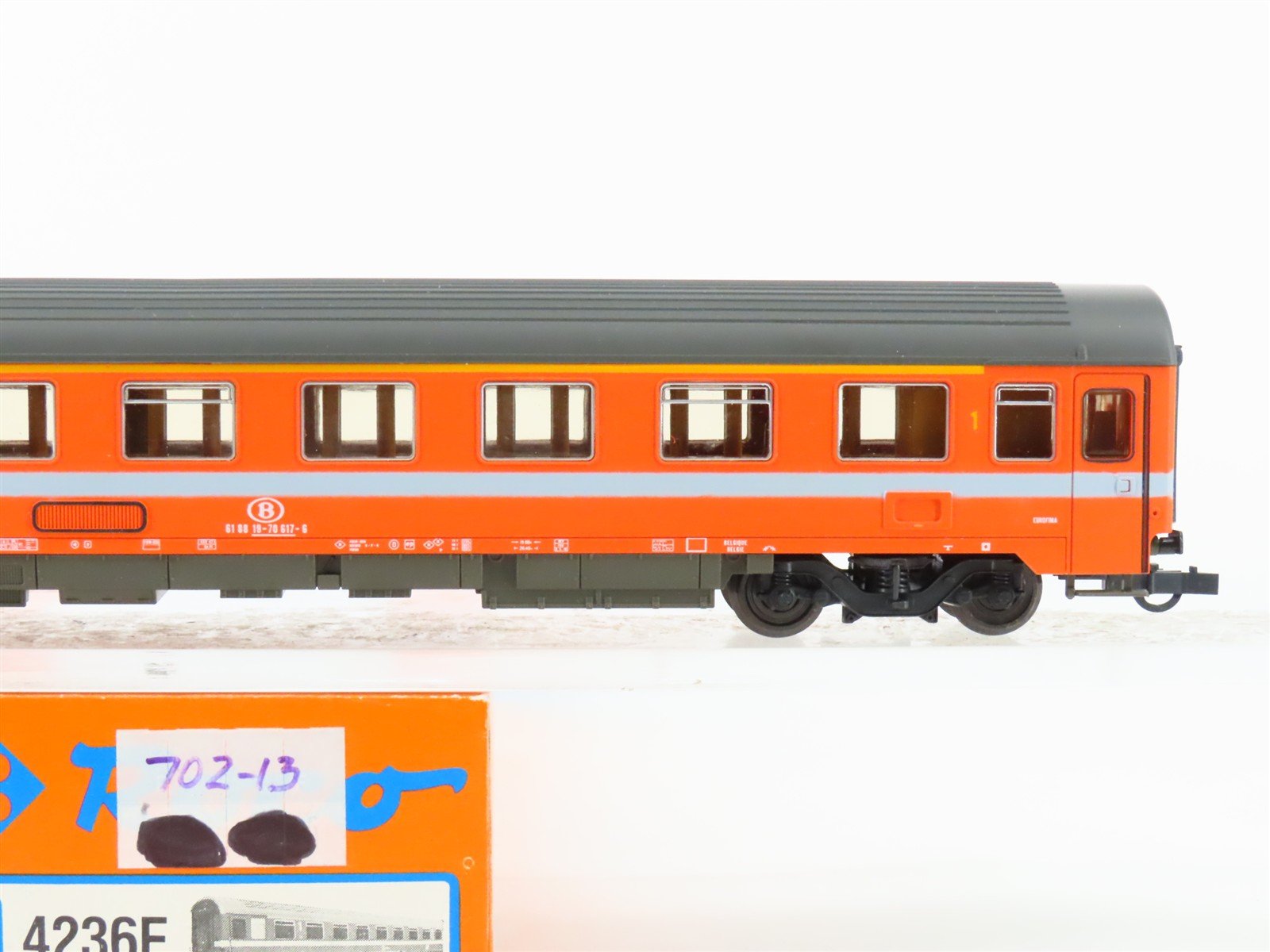 HO Scale Roco 4236F SNCB Belgian National 1st Class Coach Passenger Car #617-6