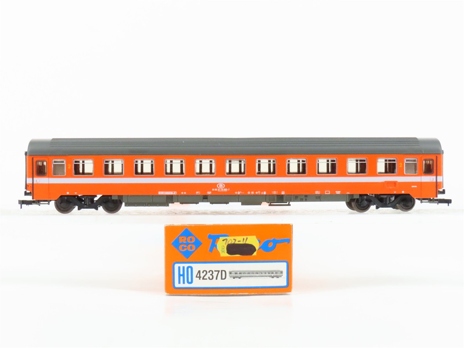 HO Scale Roco 4237D SNCB Belgian National 2nd Class Passenger Car #605-7