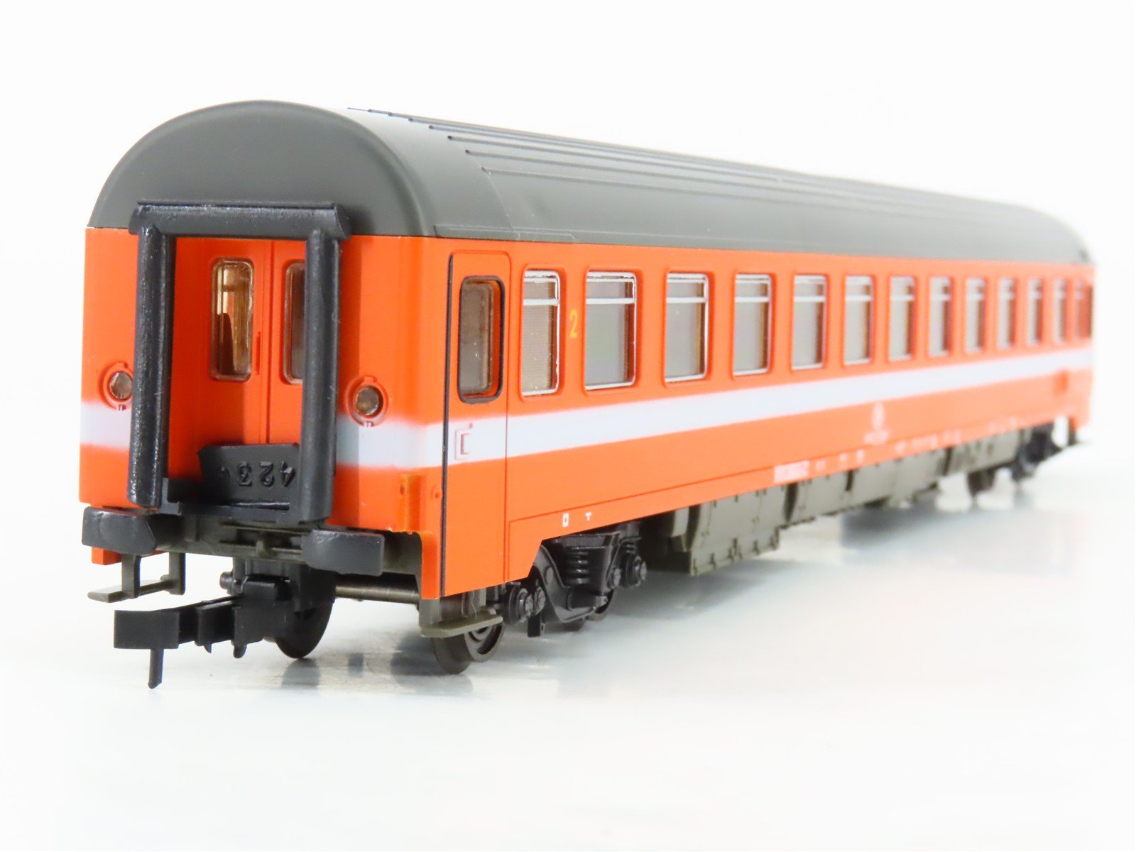 HO Scale Roco 4237D SNCB Belgian National 2nd Class Passenger Car #605-7