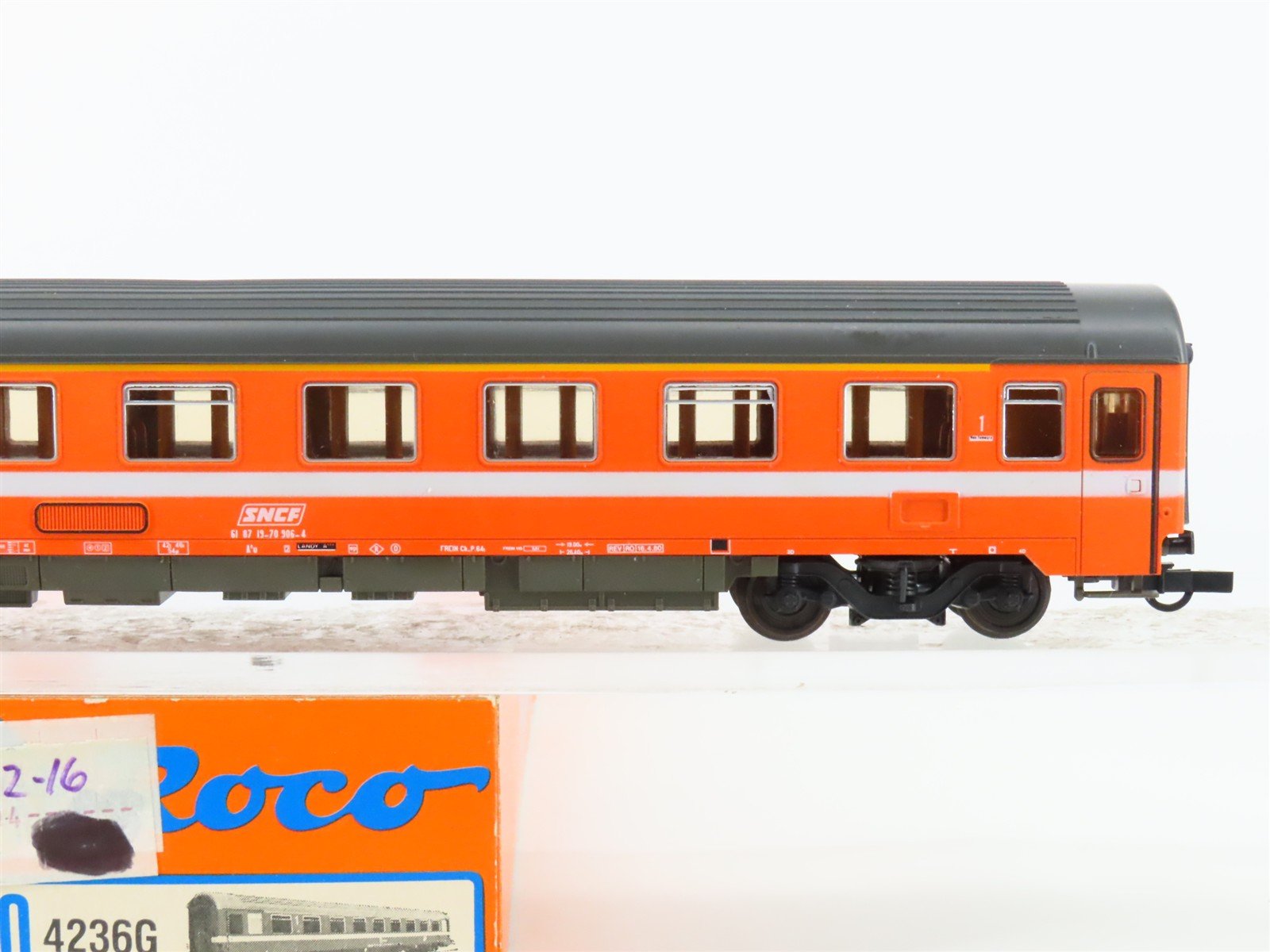 HO Scale Roco 4236G SNCF French National 1st Class Passenger Car #906-4