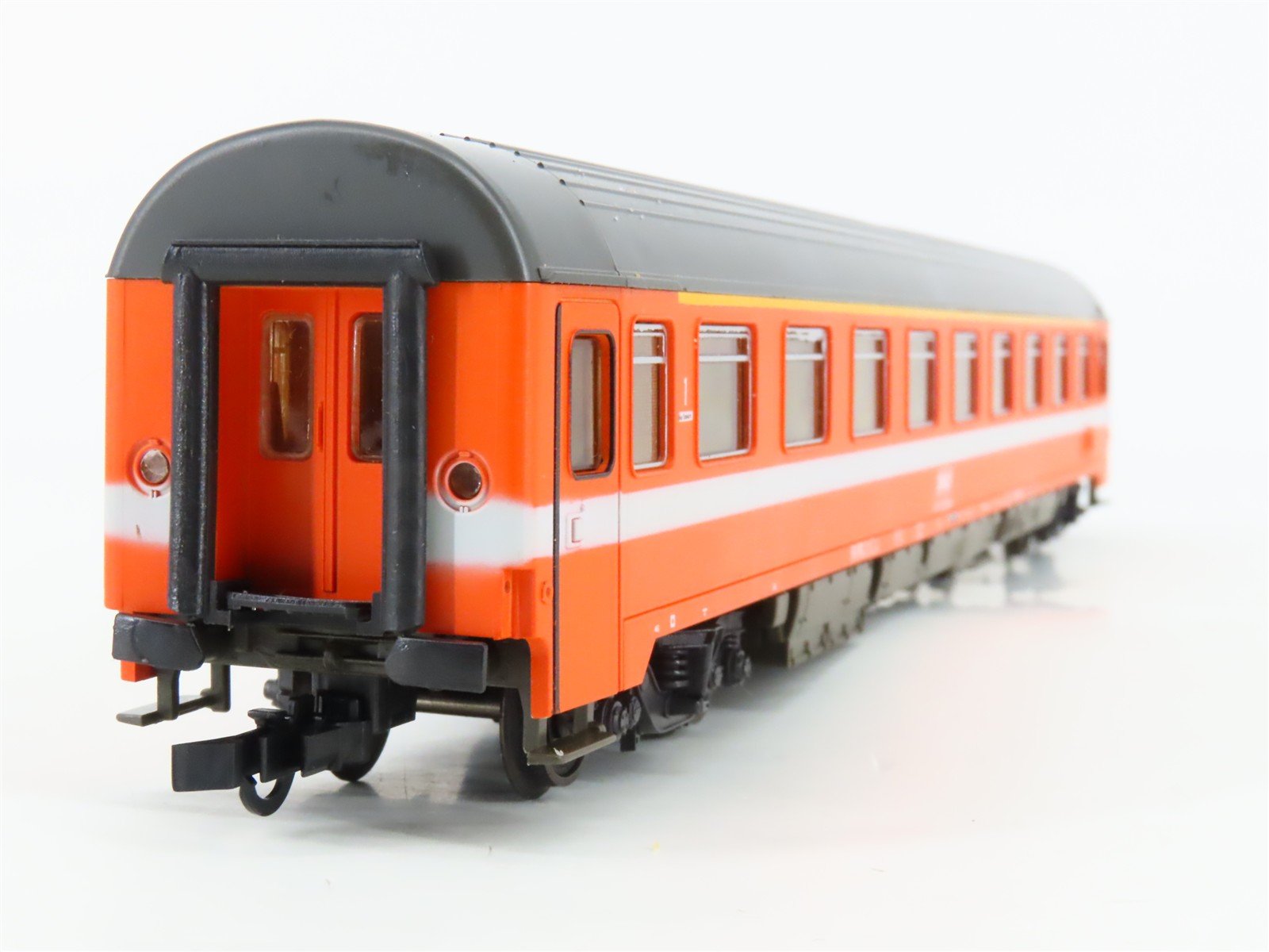 HO Scale Roco 4236G SNCF French National 1st Class Passenger Car #906-4