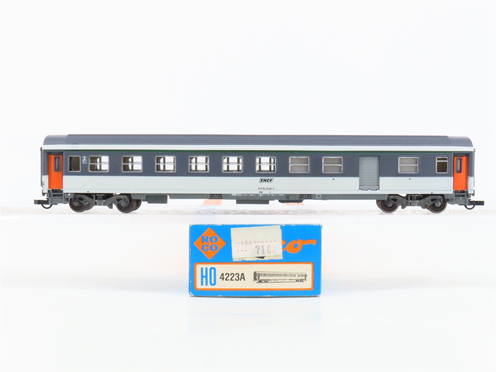 HO Scale Roco 4223A SNCF French National 2nd Class Passenger Car #267-5