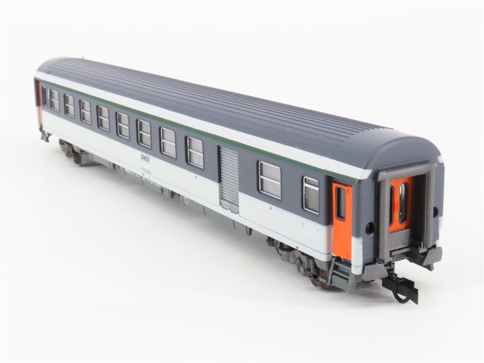 HO Scale Roco 4223A SNCF French National 2nd Class Passenger Car #267-5