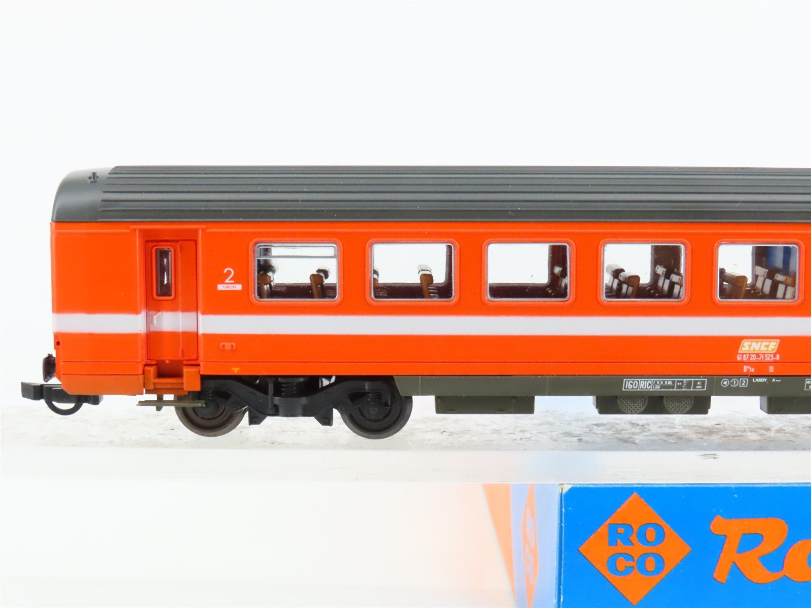 HO Scale Roco 4275B SNCF French National 2nd Class Passenger Car #525-6