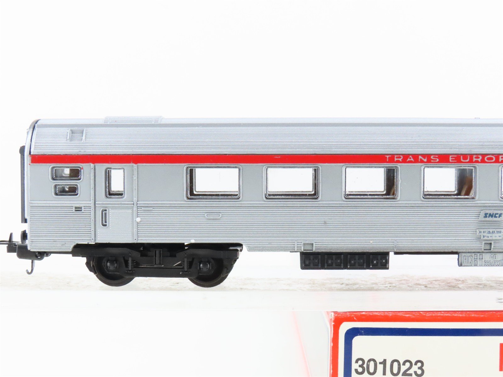 HO Scale Lima 301023 SNCF Trans Europ Express Coach Passenger Car #940-0