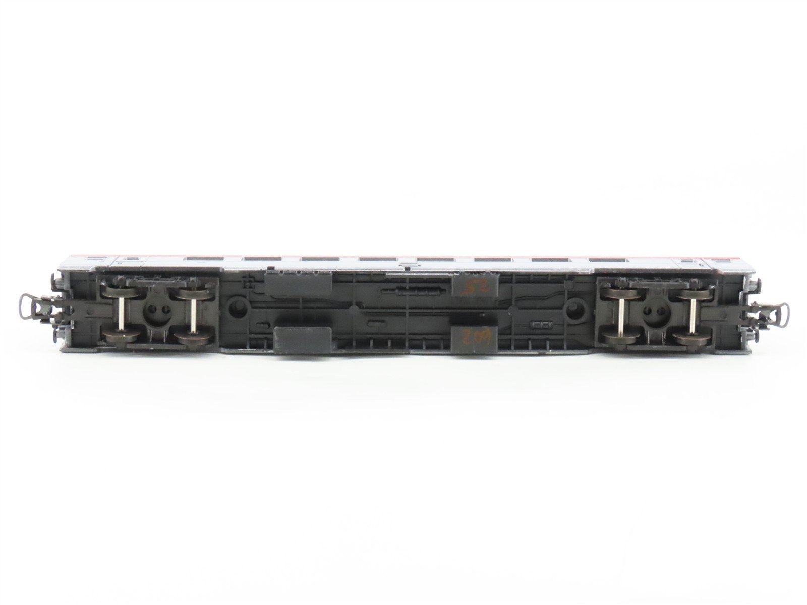 HO Scale Lima 301023 SNCF Trans Europ Express Coach Passenger Car #940-0