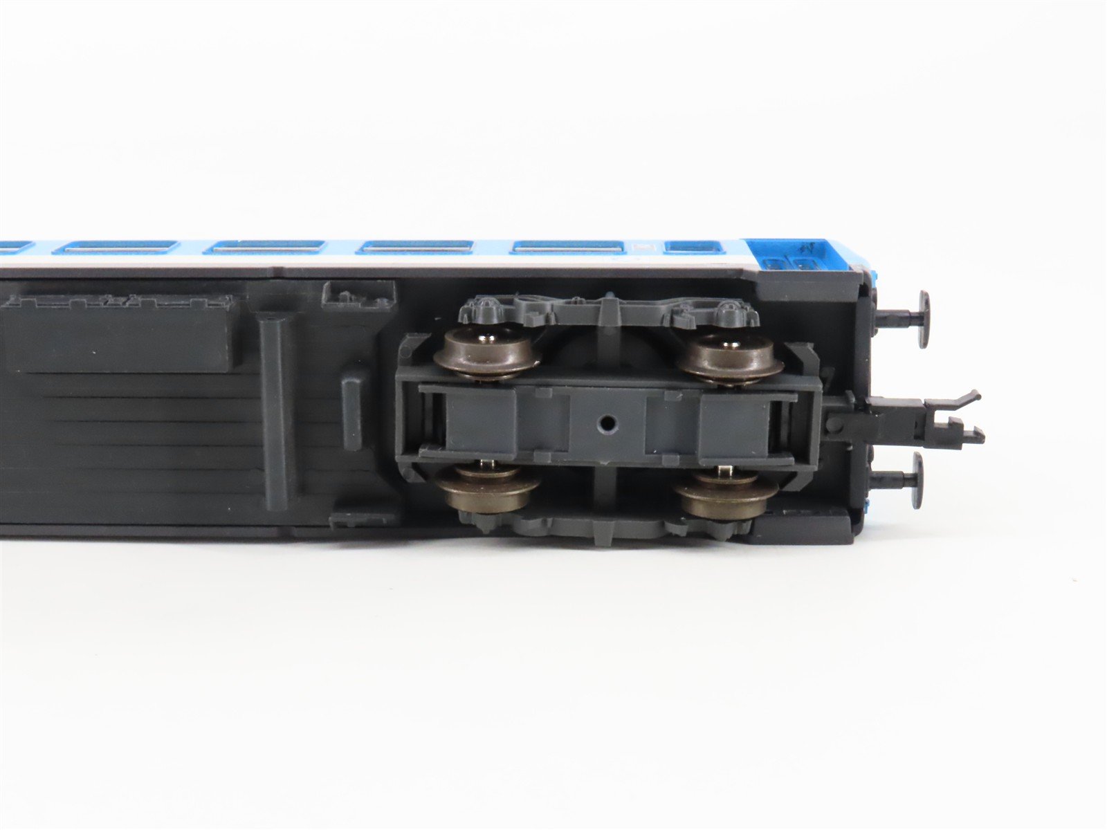 HO Scale Lima 20-8/77L SNCF French National 2nd Class Passenger Car