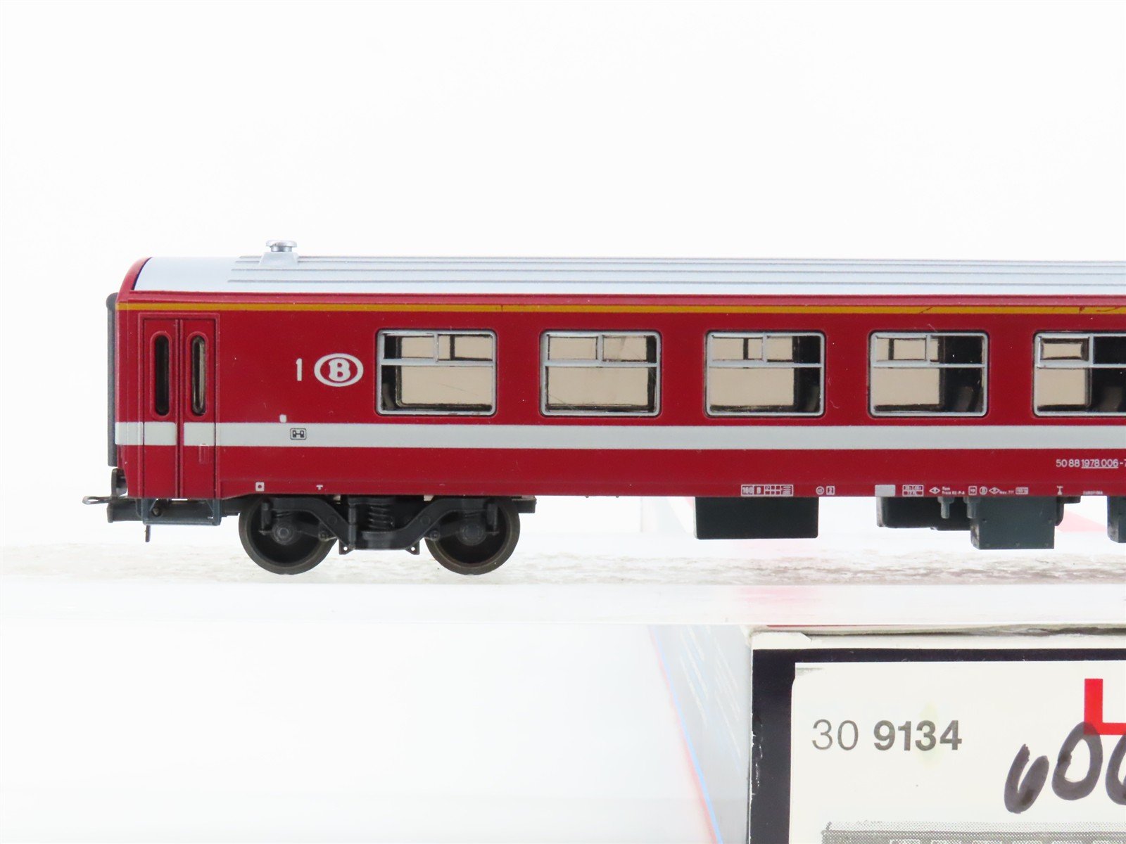 HO Scale Lima 309134 SNCB Belgian National 1st Class Passenger Car #006-7