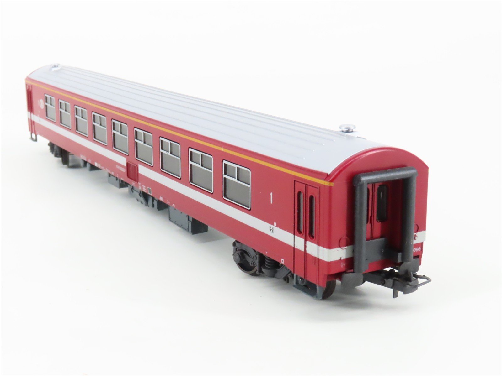 HO Scale Lima 309134 SNCB Belgian National 1st Class Passenger Car #006-7
