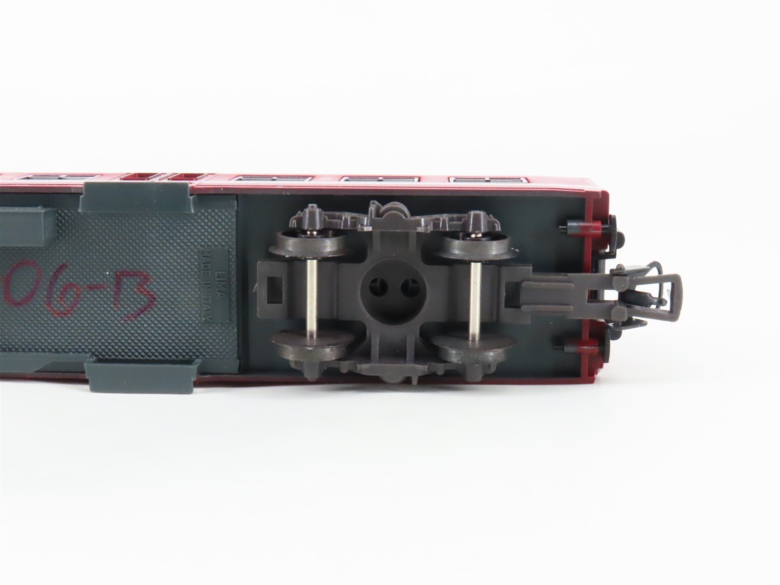 HO Scale Lima 309132 SNCB Belgian National 2nd Class Passenger Car #345-6