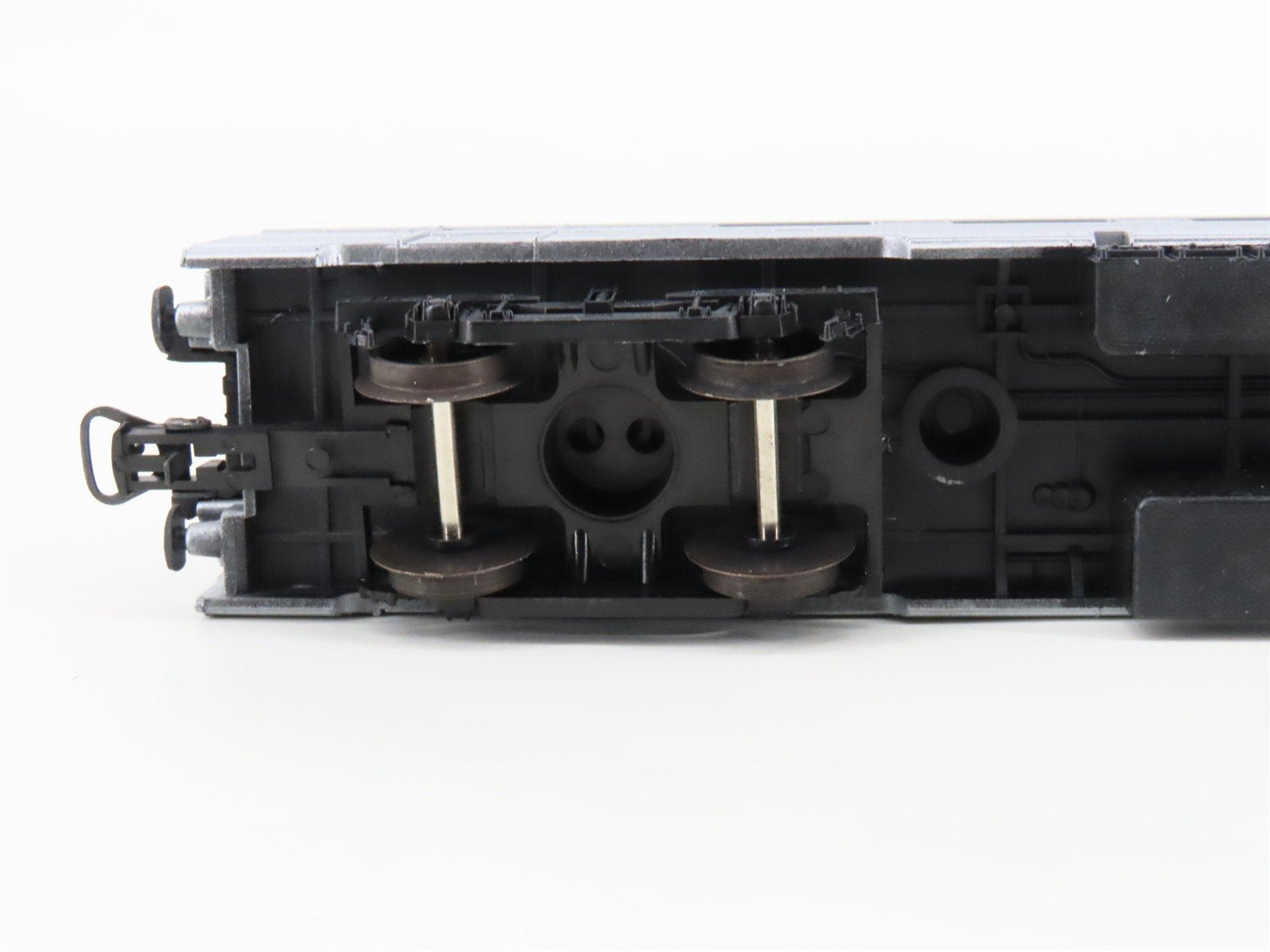 HO Scale Lima 301023 SNCB Belgian National 2nd Class Coach Passenger Car #980-5