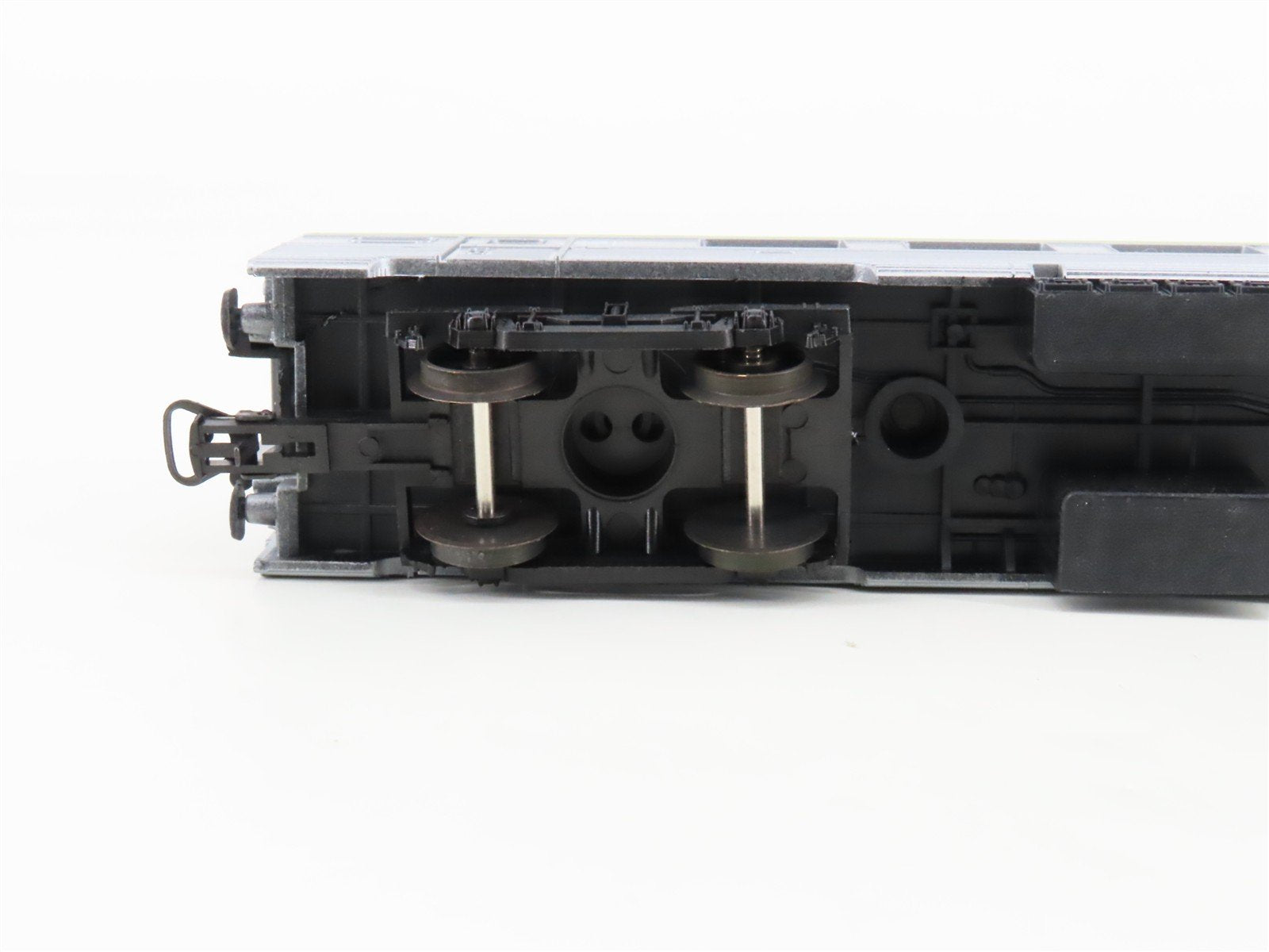 HO Scale Lima 301023 SNCB Belgian National 2nd Class Coach Passenger Car #980-5