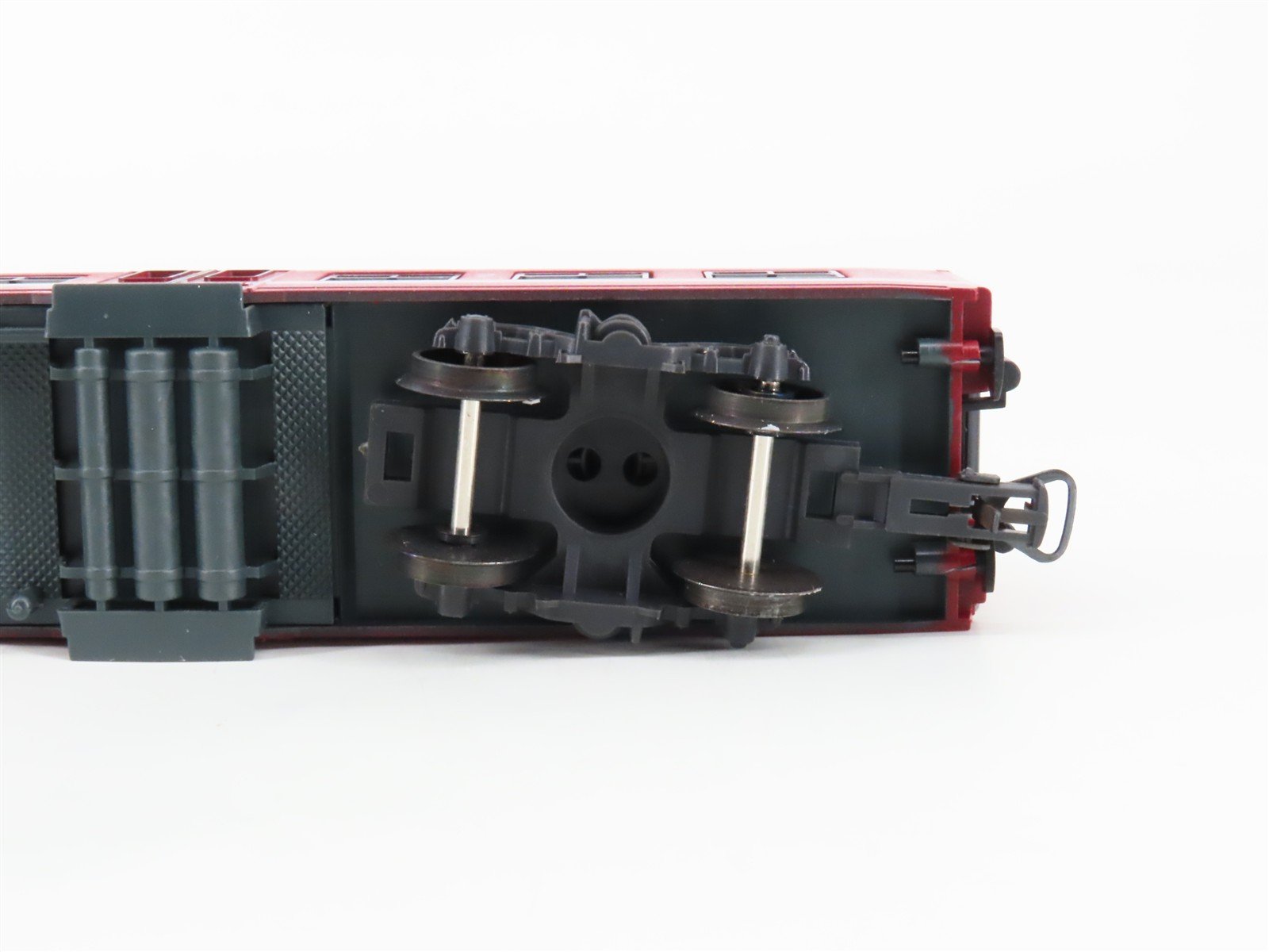 HO Scale Lima 309132 SNCB Belgian National 2nd Class Passenger Car #345-6