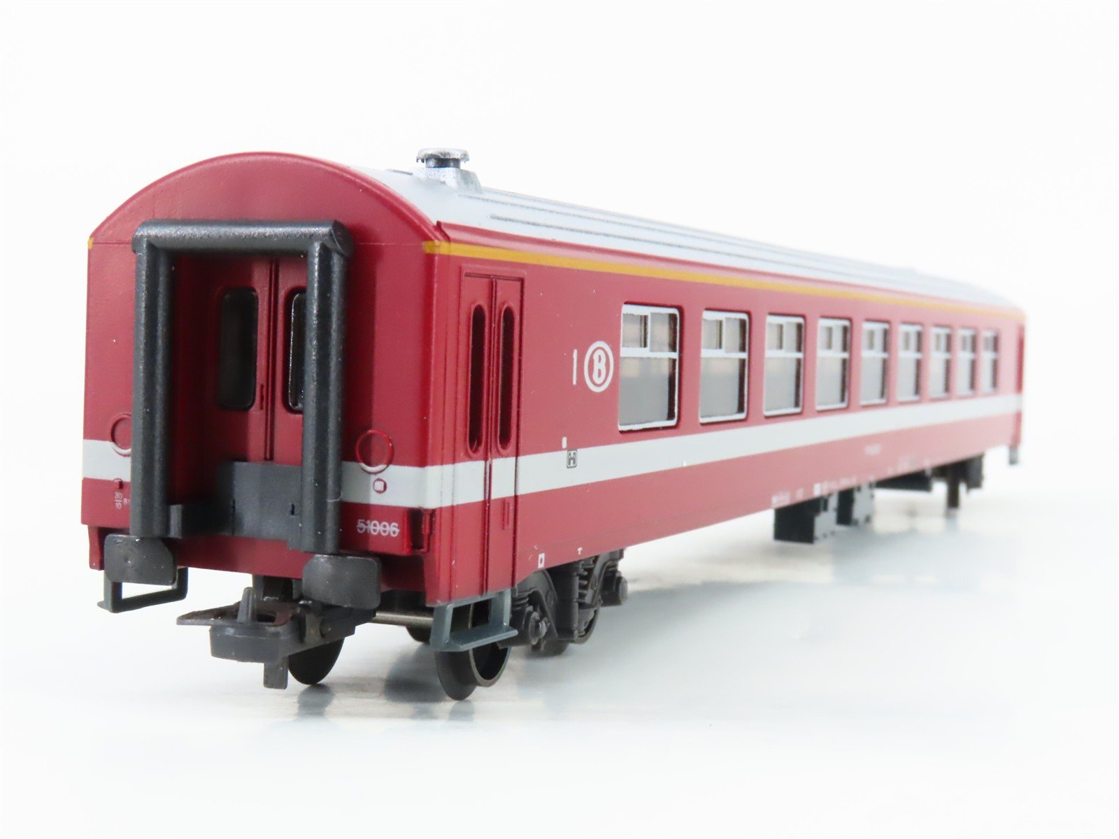 HO Scale Lima 309134 SNCB Belgian National 1st Class Passenger Car #006-7