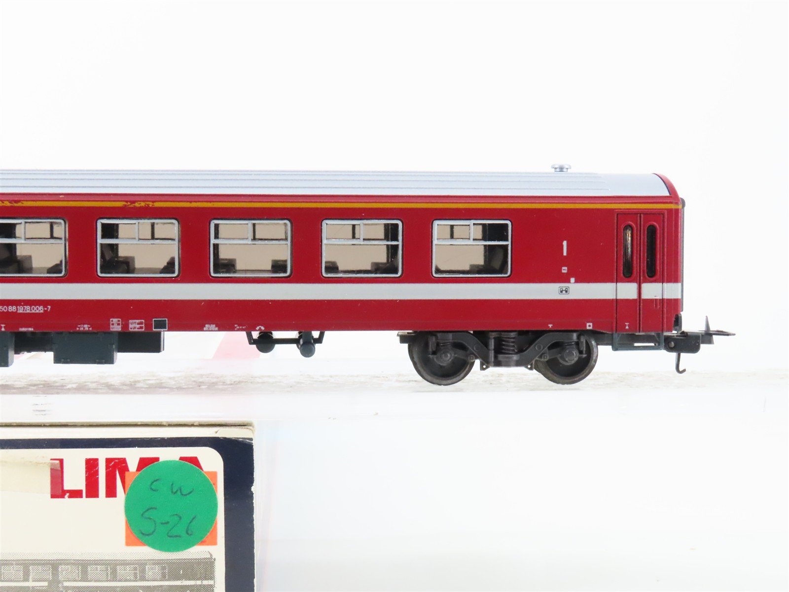 HO Scale Lima 309134 SNCB Belgian National 1st Class Passenger Car #006-7