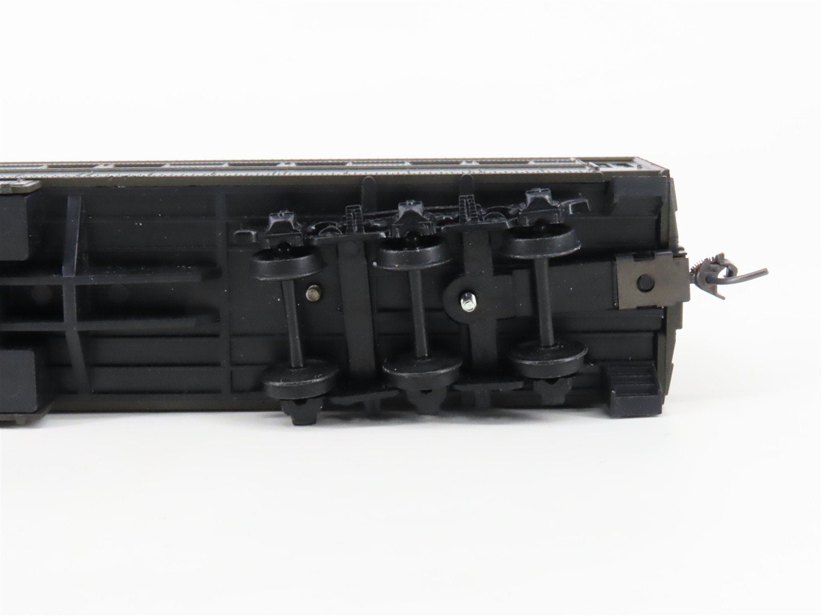HO Athearn/Bev-Bel GN Oriental Limited Observation Passenger Car 