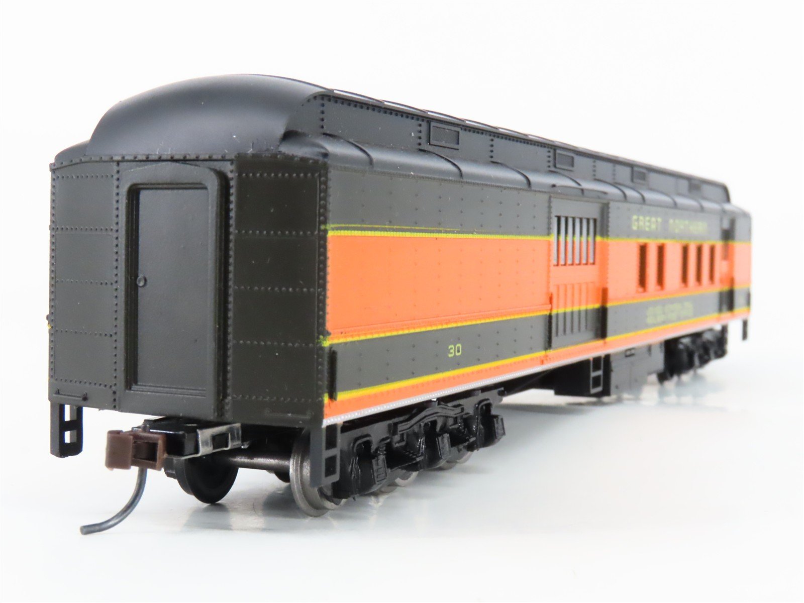 HO Scale Athearn 2403 GN Great Northern RPO Passenger Car #30
