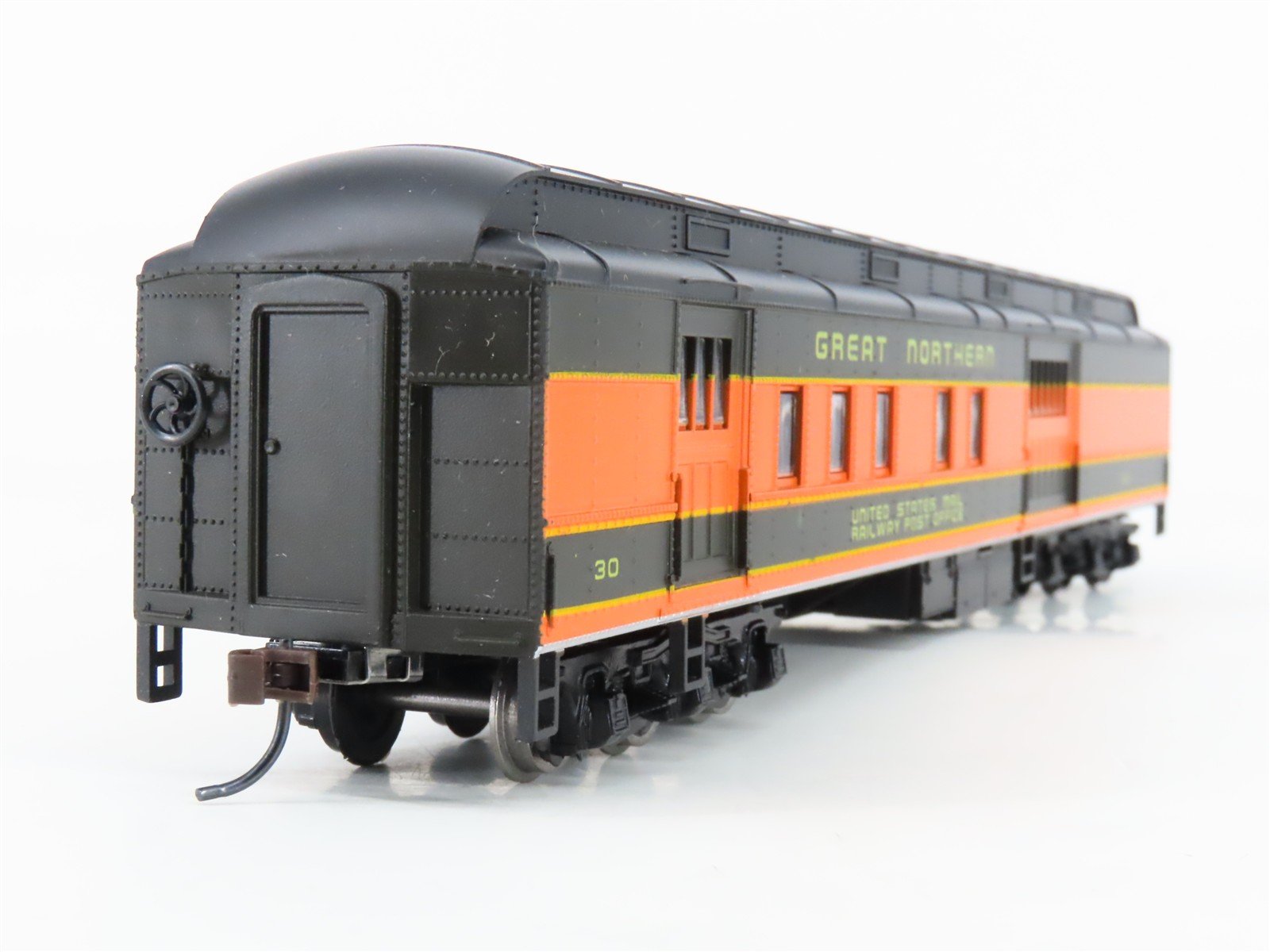 HO Scale Athearn 2403 GN Great Northern RPO Passenger Car #30